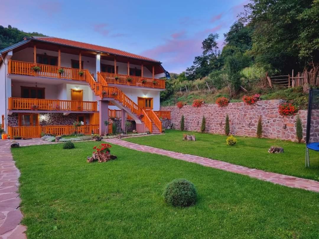 Kuca Stojanovica Topli Do Pirot Luaran gambar